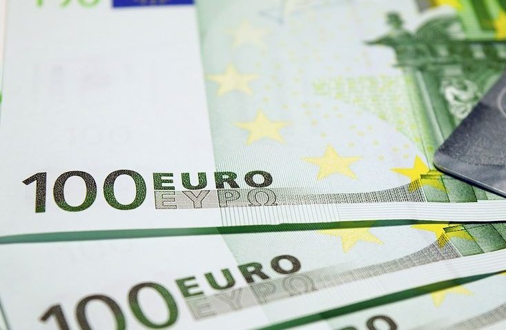 DANAS ISPLATA 10.000 DINARA: Uskoro i još 100 evra za mlade