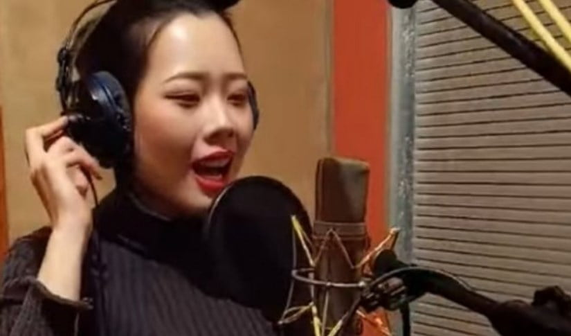 KADA KINESKINJA ZAPEVA SRPSKI TRADICIONAL: Poslušajte kako mlada Juaning Zang peva izvornu pesmu "Zaspo Janko" (VIDEO)