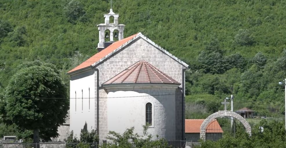 IKONE NESTALE U RATNOM VIHORU: Počela obnova hrama Svetog arhangela Mihaila u Otišiću