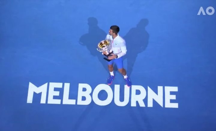 NOVAK JE PONOVO KRALJ AUSTRALIJE: Đoković nakon trijumfa poručio - "Vratio sam se, ovo je moja najveća pobeda u životu!" (FOTO/VIDEO)