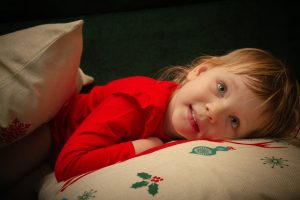 GASITE IM I NOĆNE LAMPE: Zbog čega deca ne bi trebalo da spavaju sa upaljenim svetlom u sobi?